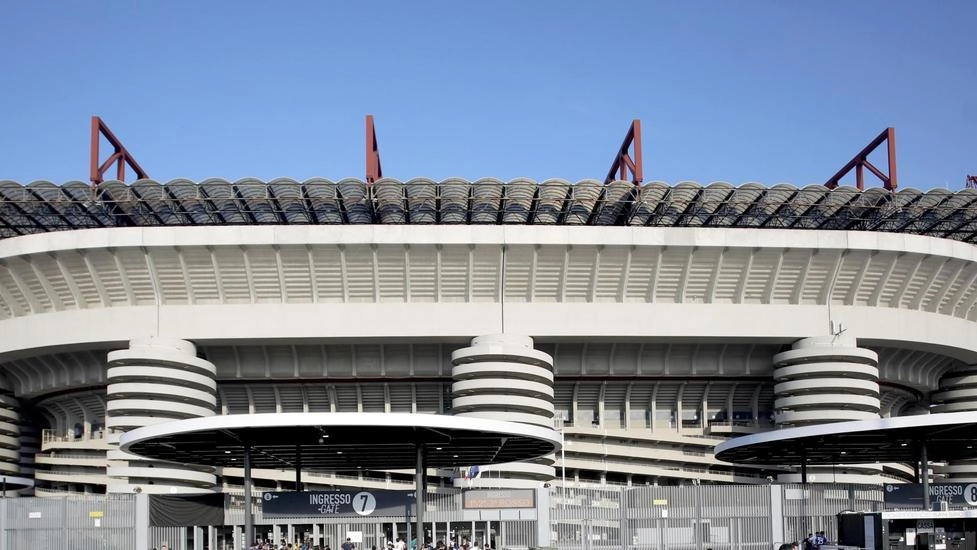 Andrea Beretta e Luca Lucci condannati per omicidio e associazione mafiosa nel processo sulle curve di San Siro. Andrea Beretta e Luca Lucci condannati per omicidio e associazione mafiosa nel processo sulle curve di San Siro.