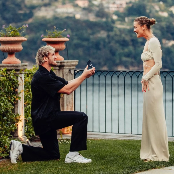 La proposta di matrimonio di Logan Paul a Nina Agdal (Foto profilo Instagram)