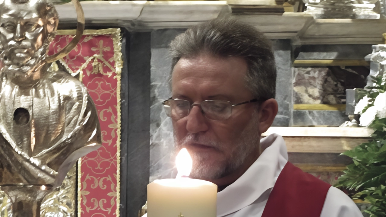 Padre Pierluigi Maccalli venne rapito nell’ottobre del 2018 e rilasciato dopo due anni trascorsi in ostaggio di varie bande