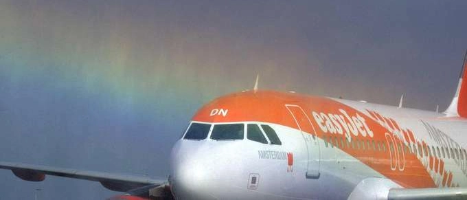 Fumo in cabina: volo EasyJet diretto a Fuertevenuta rientra in emergenza a Malpensa