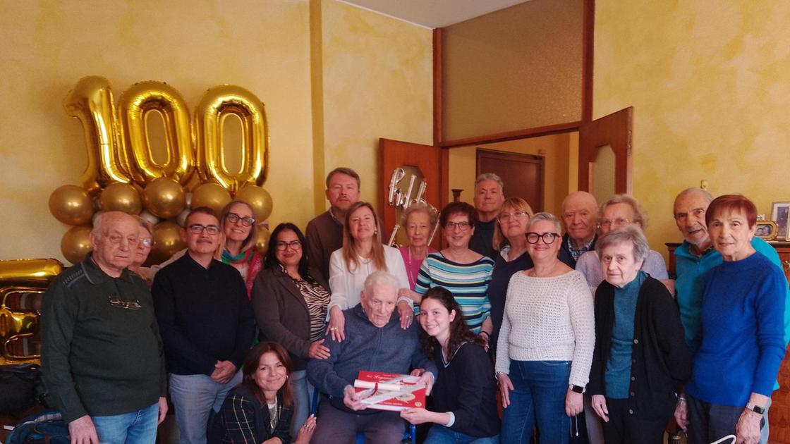 le cento primavere di nonno elio festa e auguri dall8217amministrazione