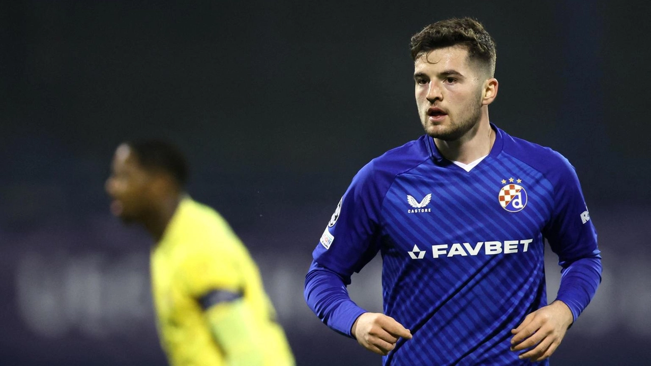 Martin Baturina, 22 anni, è centrocampista anche della nazionale croata