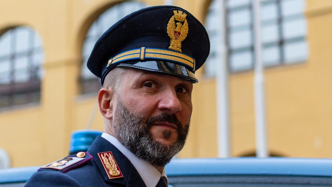 Poliziotto fuori servizio salva la vita a un uomo: massaggio cardiaco provvidenziale Poliziotto fuori servizio salva la vita a un uomo: massaggio cardiaco provvidenziale
