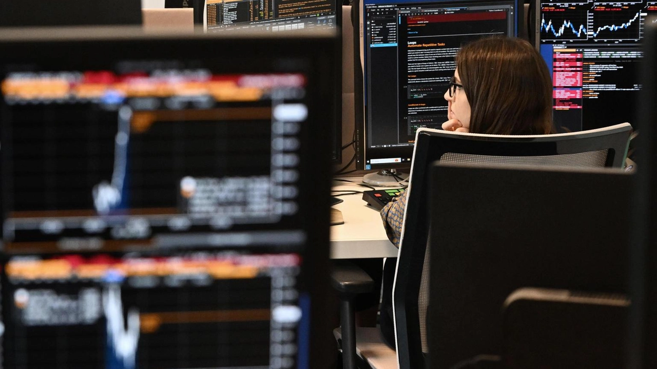 Corre Unicredit con i conti. Lo spread tra Btp-Bund a 83 punti Corre Unicredit con i conti. Lo spread tra Btp-Bund a 83 punti