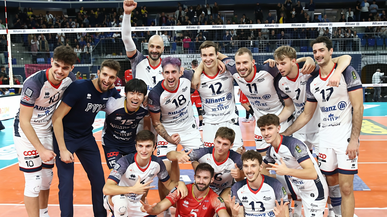 I giocatori dell’Allianz Powervolley Milano celebrano il successo casalingo ai danni della Cucina Lube Civitanova I giocatori dell’Allianz Powervolley Milano celebrano il successo casalingo ai danni della Cucina Lube Civitanova