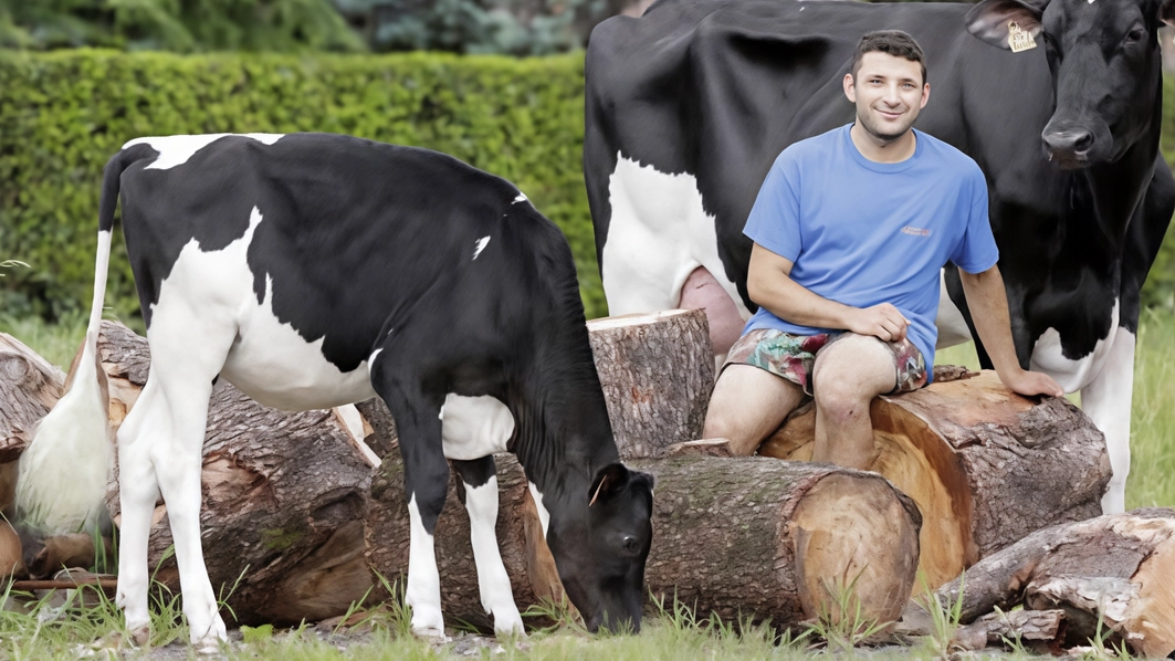 Il giovane allevatore di Vaprio d’Adda Sergio Tiraboschi con 600 bovini all’attivo Il giovane allevatore di Vaprio d’Adda Sergio Tiraboschi con 600 bovini all’attivo