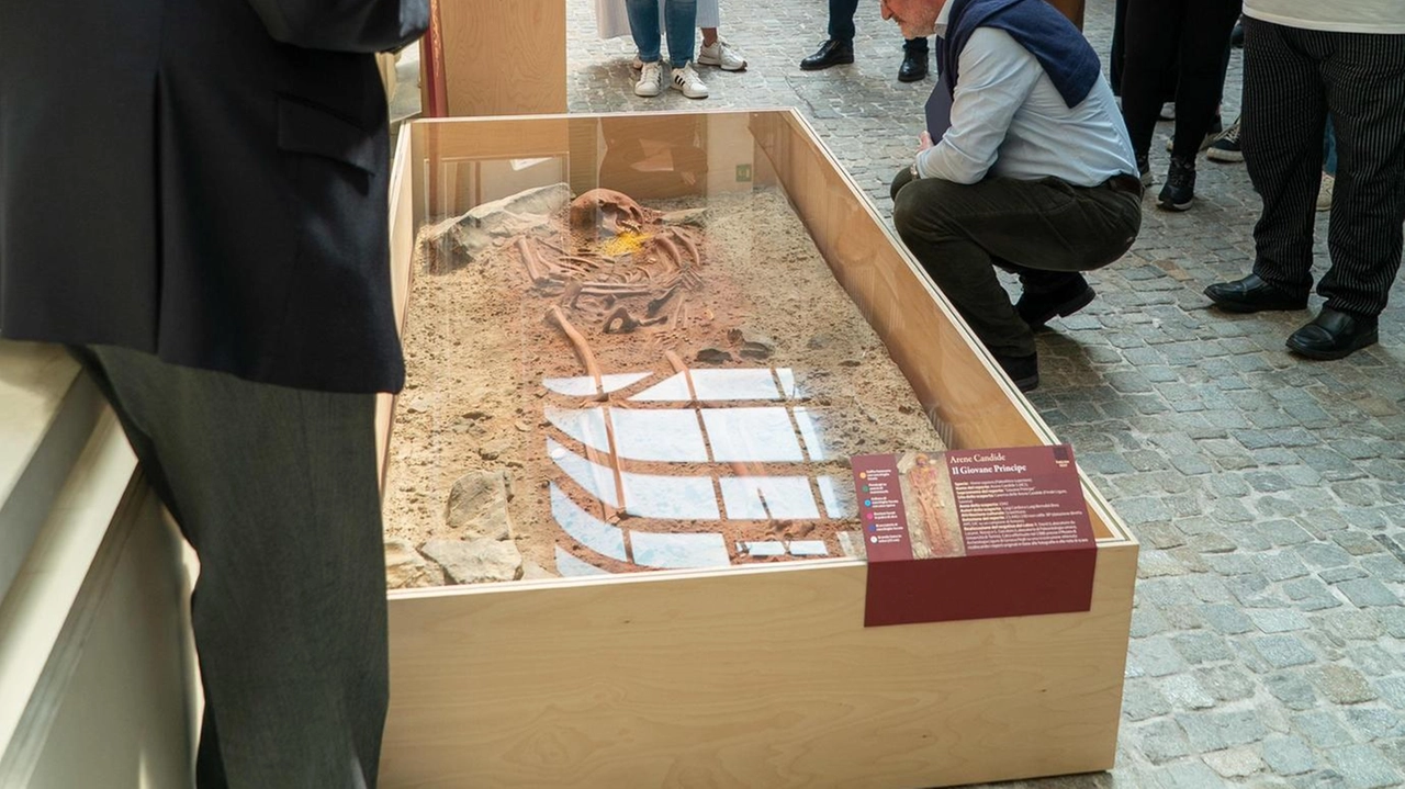 Dalle prime sepolture dell’Uomo di Neanderthal fino all’alba dell’agricoltura: un viaggio tra i riti funerari, i cambiamenti sociali e... Dalle prime sepolture dell’Uomo di Neanderthal fino all’alba dell’agricoltura: un viaggio tra i riti funerari, i cambiamenti sociali e...