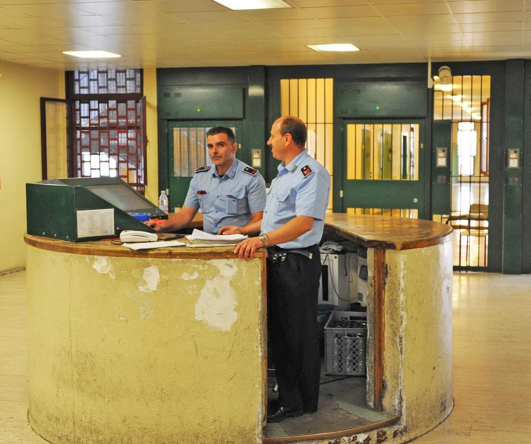 Carcere prossimo al collasso. Troppi detenuti, pochi fondi. A rischio le iniziative di recupero Carcere prossimo al collasso. Troppi detenuti, pochi fondi. A rischio le iniziative di recupero