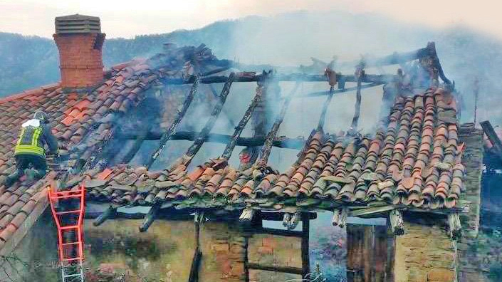 Un intervento dei vigili del fuoco a Cornalba Un intervento dei vigili del fuoco a Cornalba