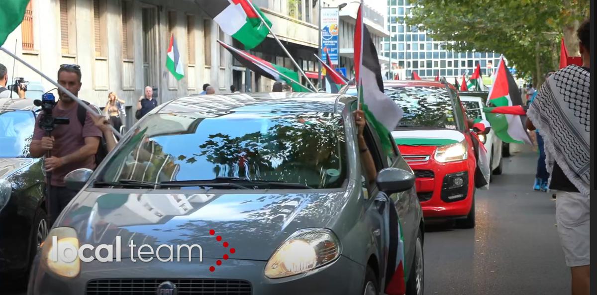 Milano, corteo per la Palestina: tra clacson e bandiere si sfila per le strade della città