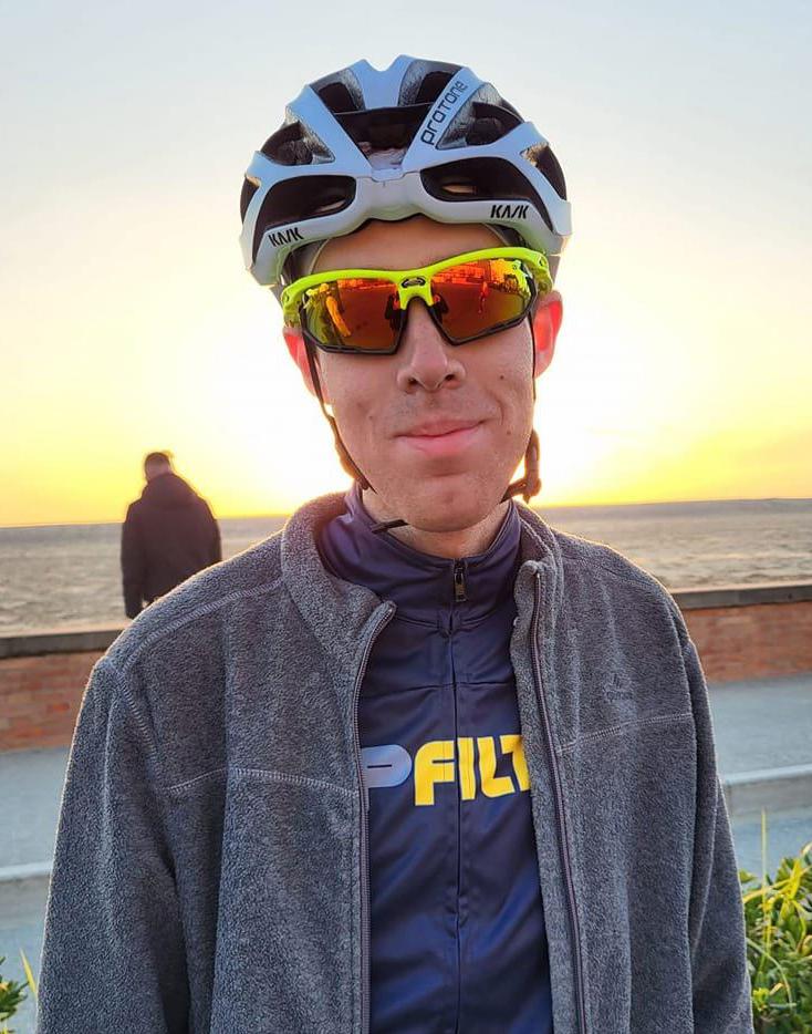Tragedia alla Granfondo, una vita sui pedali: Michele Negri tradito dalla sua passione. Atleti sotto choc Tragedia alla Granfondo, una vita sui pedali: Michele Negri tradito dalla sua passione. Atleti sotto choc