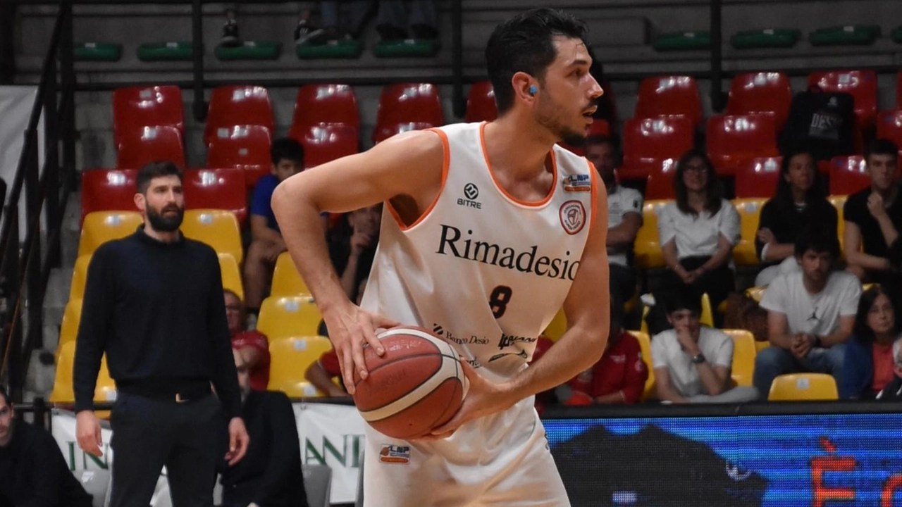 Marco Torgano, giocatore della Rimadesio, ha segnato 16 punti (4/8 da tre) in gara 3 Marco Torgano, giocatore della Rimadesio, ha segnato 16 punti (4/8 da tre) in gara 3