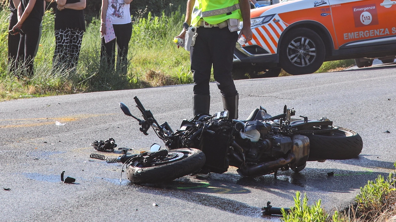 Il motociclista era già morto all'arrivo dei soccorsi (foto di repertorio)