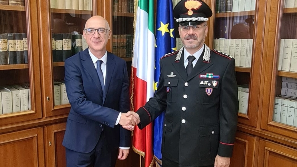 Il Prefetto della provincia di Sondrio Roberto Bolognesi ha ricevuto questa mattina in Prefettura il nuovo Comandante Provinciale dei Carabinieri Col. Giuseppe Bivona Il Prefetto della provincia di Sondrio Roberto Bolognesi ha ricevuto questa mattina in Prefettura il nuovo Comandante Provinciale dei Carabinieri Col. Giuseppe Bivona