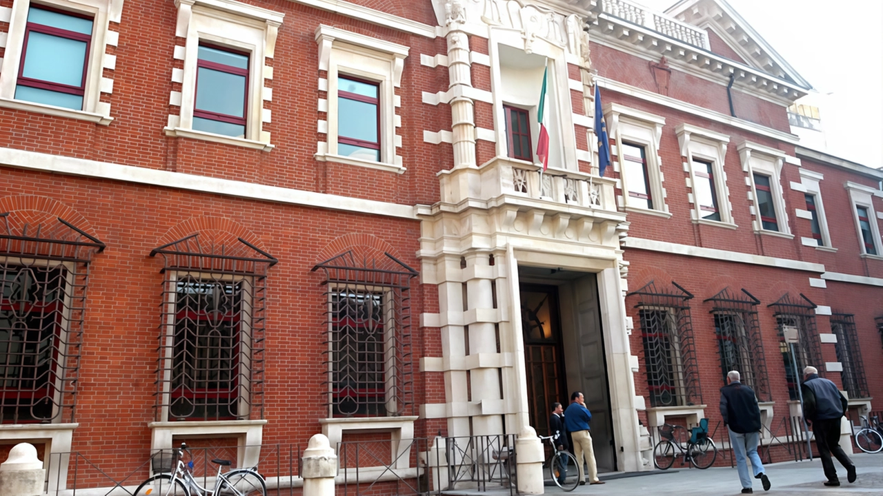 Condannata a tre anni e a mille euro di multa la badante romena accusata di aver raggirato l’anziano imprenditore...