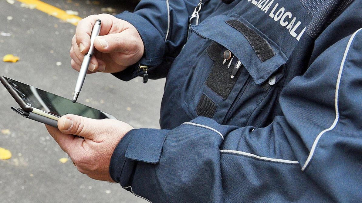 Il pomeriggio del 13 febbraio, lo spray urticane spruzzato da alcuni ragazzi su un bus della linea 11 aveva causato... Il pomeriggio del 13 febbraio, lo spray urticane spruzzato da alcuni ragazzi su un bus della linea 11 aveva causato...
