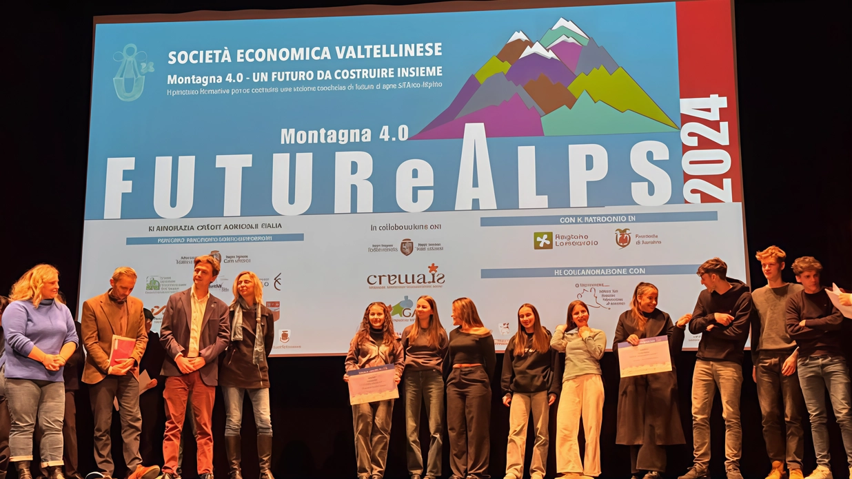 Sondrio, presentati i progetti green degli studenti al Teatro Sociale. Il professore Quadrio Curzio: percorso formativo unico e coraggioso.