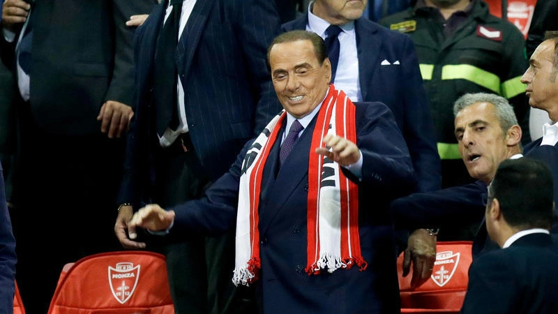 Silvio Berlusconi durante una partita del suo Monza