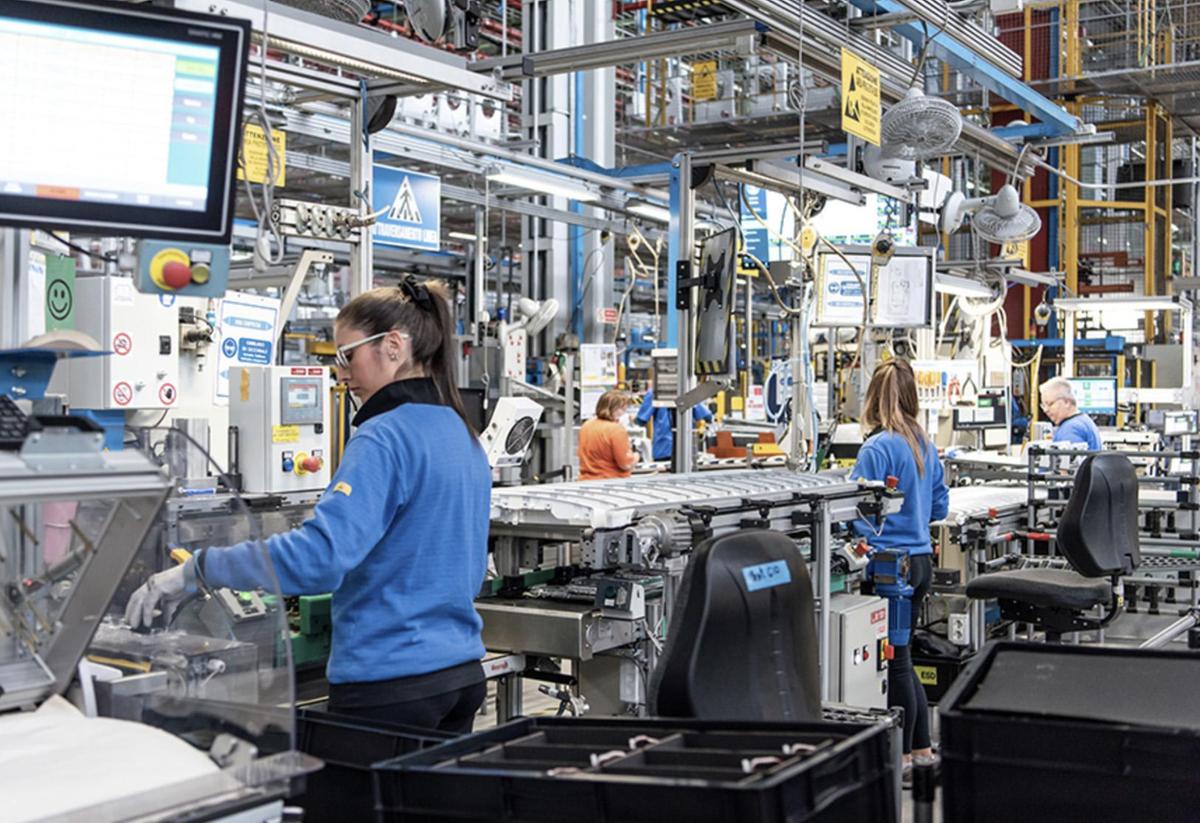 Electrolux, iniezione di speranza: 30 assunzioni temporanee