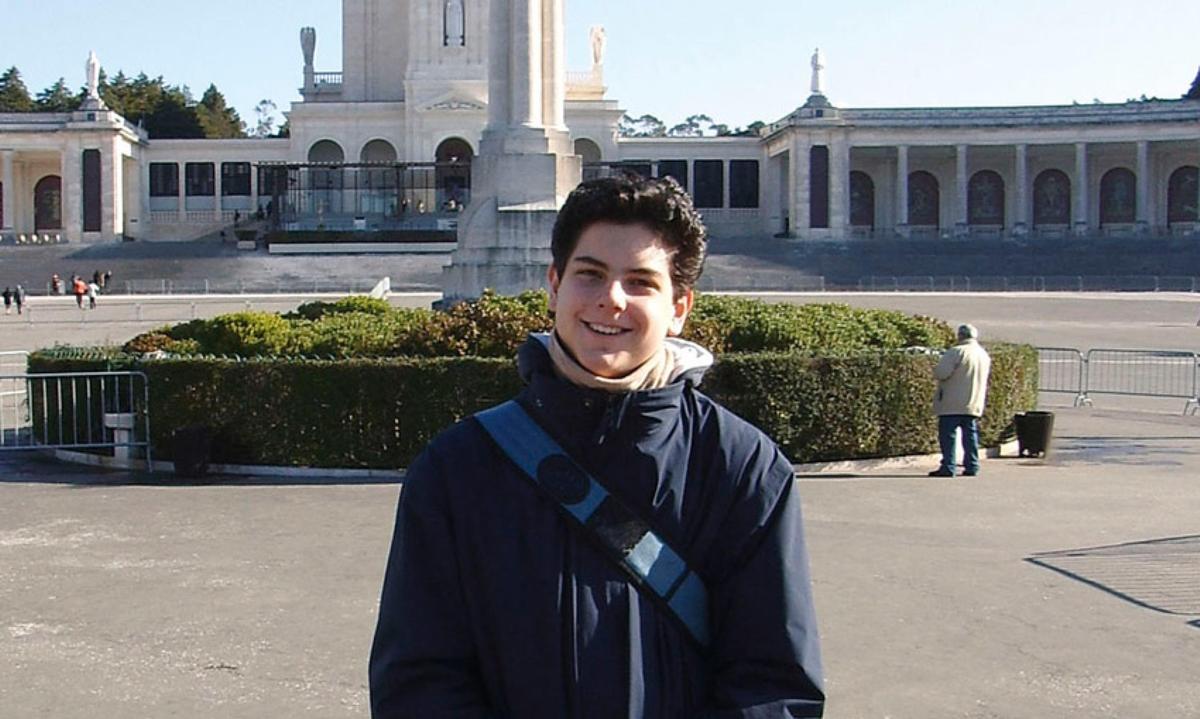 L’arcivescovo Delpini su Carlo Acutis: “Un santo adolescente, vicino a San Francesco”