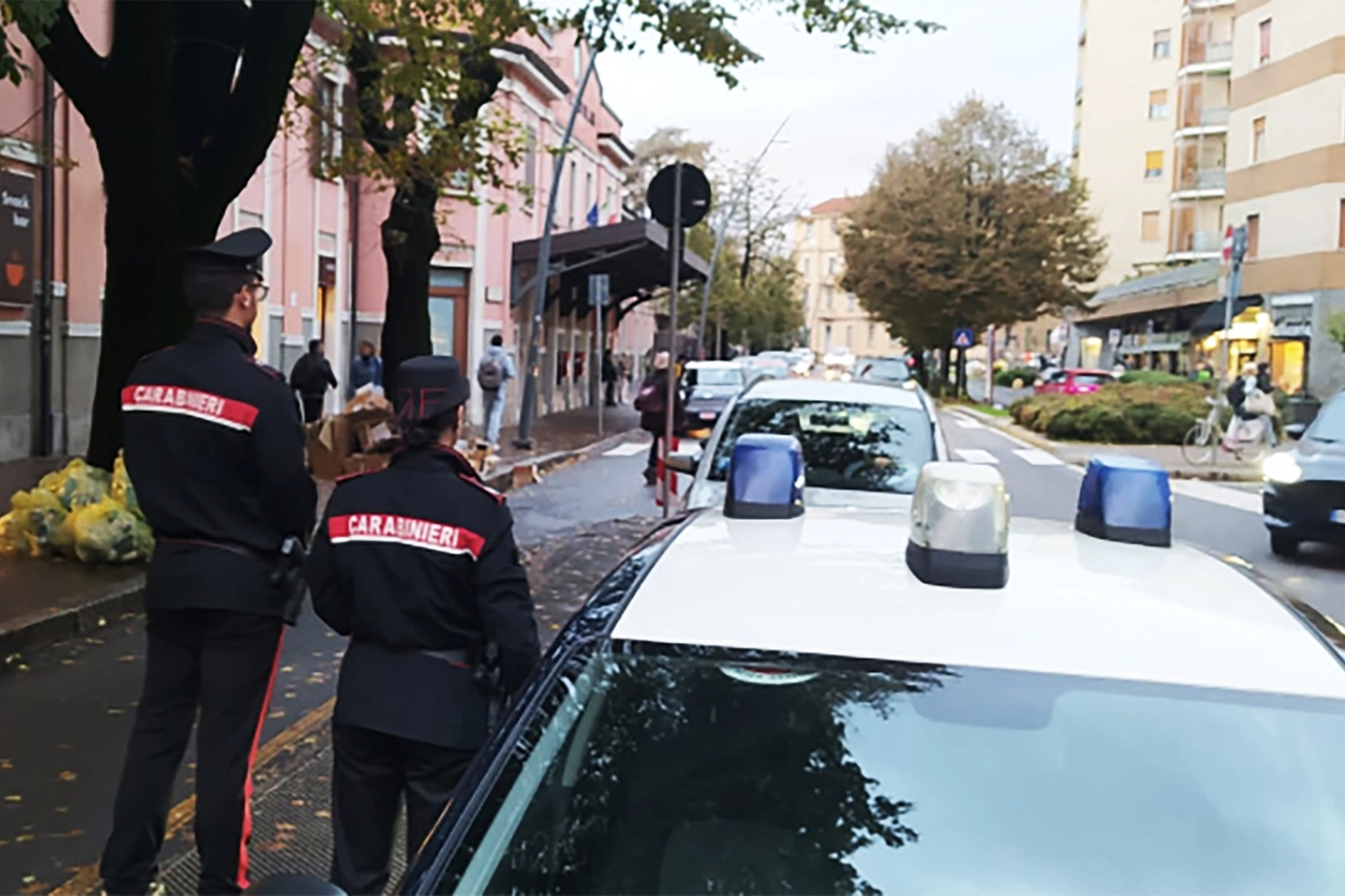 SARONNO VARESE MAXI OPERAZIONE E CONTROLLI CARABINIERI SARONNO IN ZONA STAZIONE