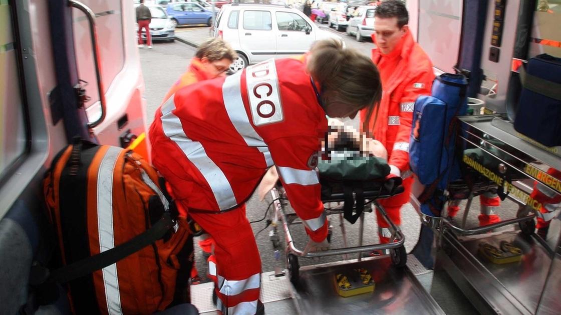 incidente a monza donna investita da un auto in via cavallotti   è gravissima
