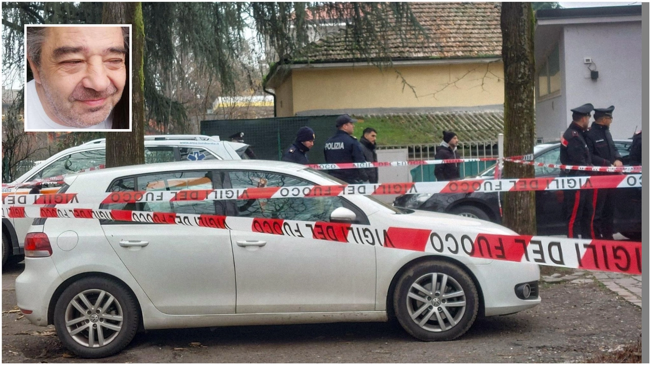 La Golf bianca a bordo della quale è stato ritrovato il cadavere di Roberto Bolzoni (nel riquadro), trafitto da 35 coltellate