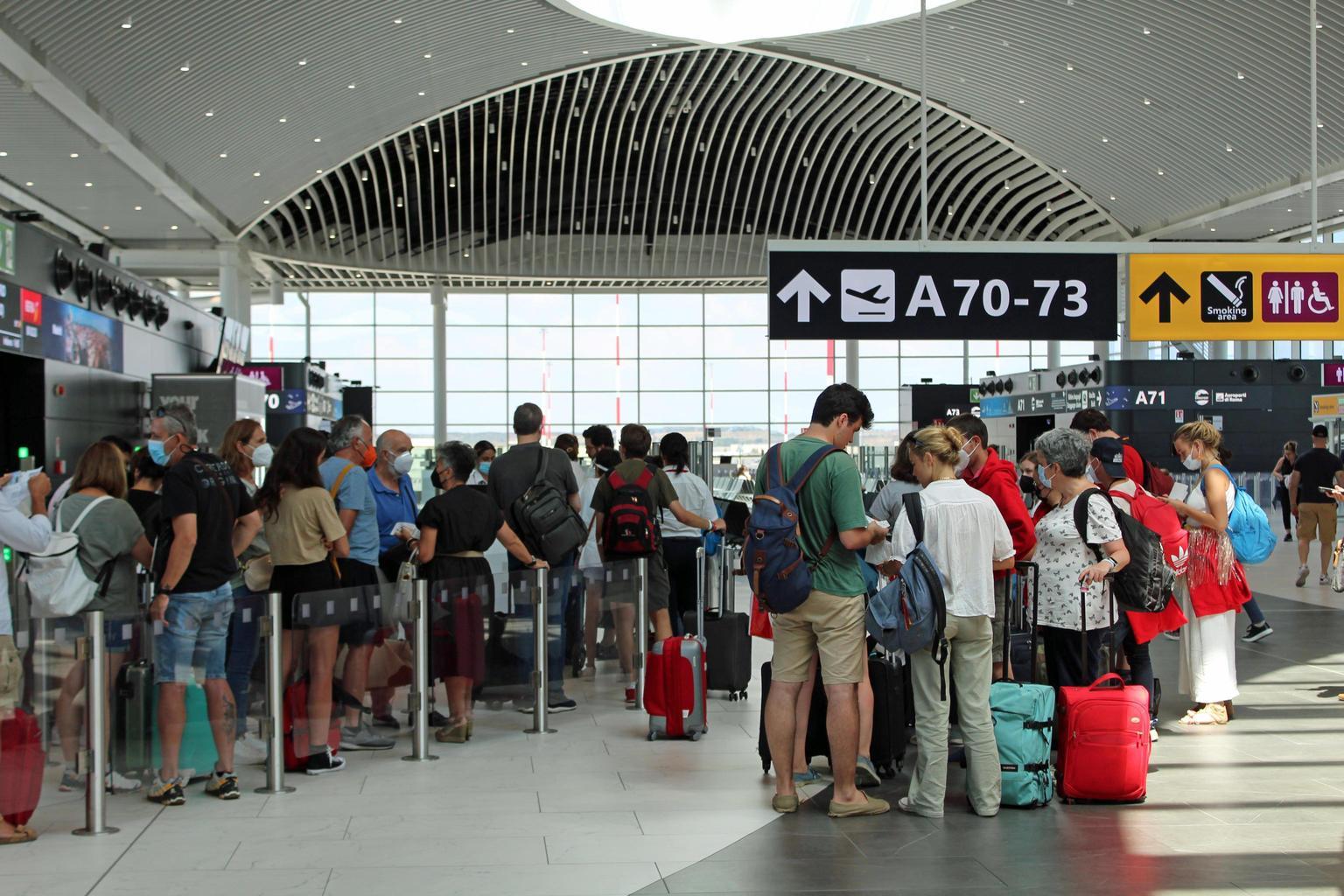 In vacanza sì ma con il prestito: la Lombardia è la regione più indebitata d’Italia In vacanza sì ma con il prestito: la Lombardia è la regione più indebitata d’Italia