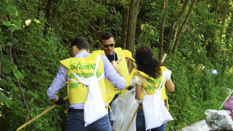 L’ultrarunner monzese sarà affiancata dai volontari di “Puliamo il Mondo” "Sono molto emozionata, voglio correre e ascoltare il respiro dei paesaggi". L’ultrarunner monzese sarà affiancata dai volontari di “Puliamo il Mondo” "Sono molto emozionata, voglio correre e ascoltare il respiro dei paesaggi".