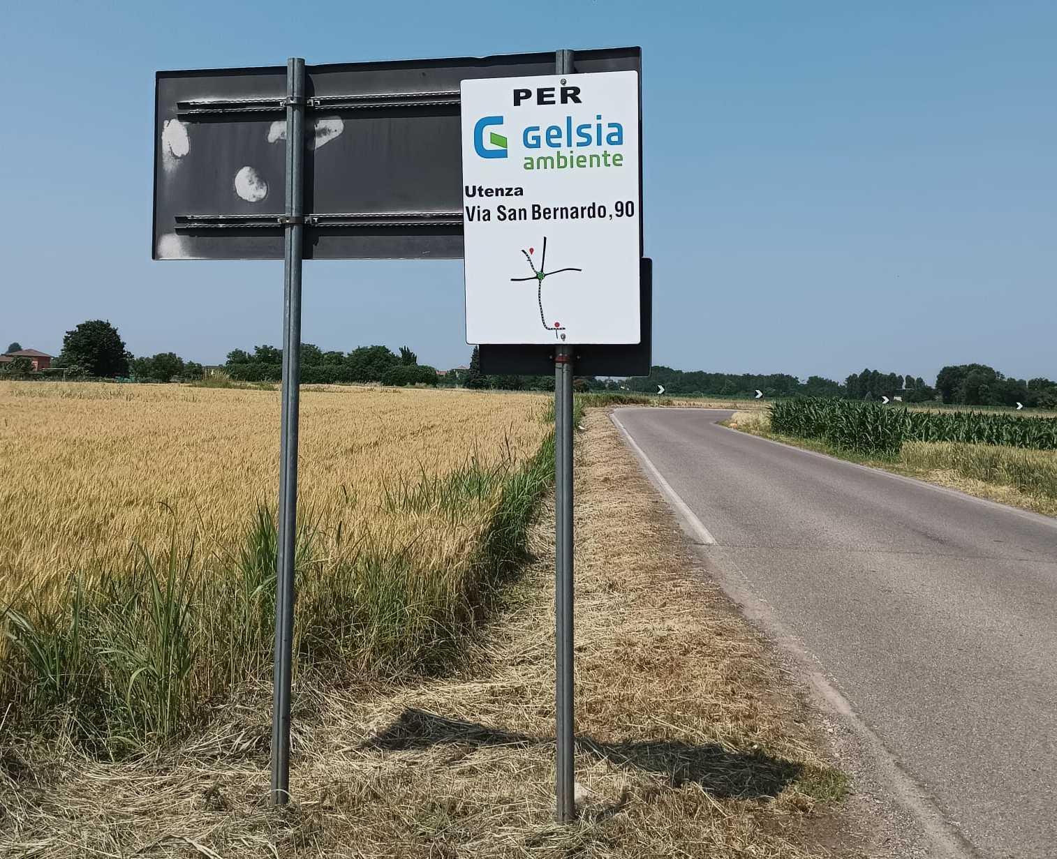L’allarme rifiuti e il cartello “per Gelsia” L’allarme rifiuti e il cartello “per Gelsia”