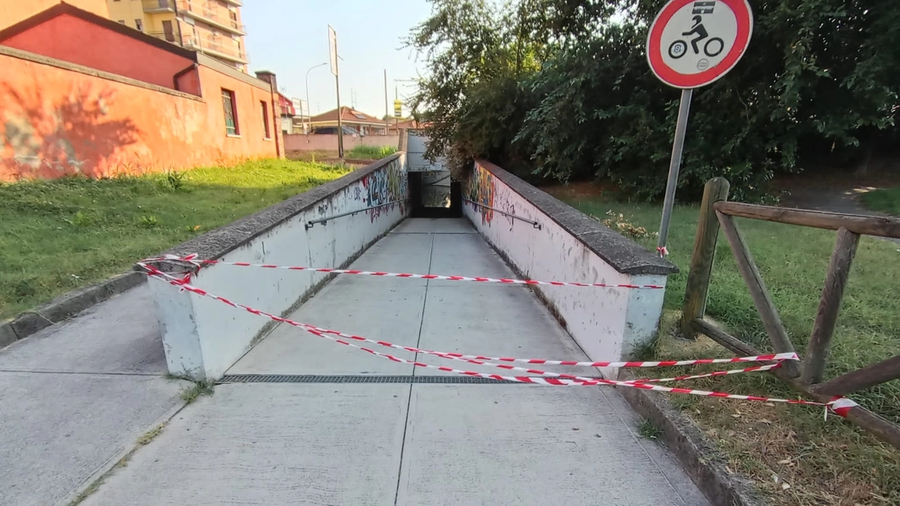 Il sottopasso tra Sordio e San Zenone al Lambro è allagato da 15 giorni Il sottopasso tra Sordio e San Zenone al Lambro è allagato da 15 giorni