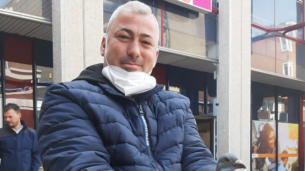Il volatile è stato portato al rifugio di Enpa Monza da due agenti della polizia locale di Cornate d’Adda e poi affidato a una volontaria Il volatile è stato portato al rifugio di Enpa Monza da due agenti della polizia locale di Cornate d’Adda e poi affidato a una volontaria