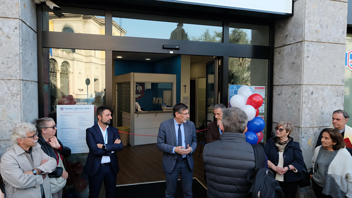 L’inaugurazione ieri mattina a Monza dello Sportello Habitat Brianza del Consorzio cooperative lavoratori L’inaugurazione ieri mattina a Monza dello Sportello Habitat Brianza del Consorzio cooperative lavoratori