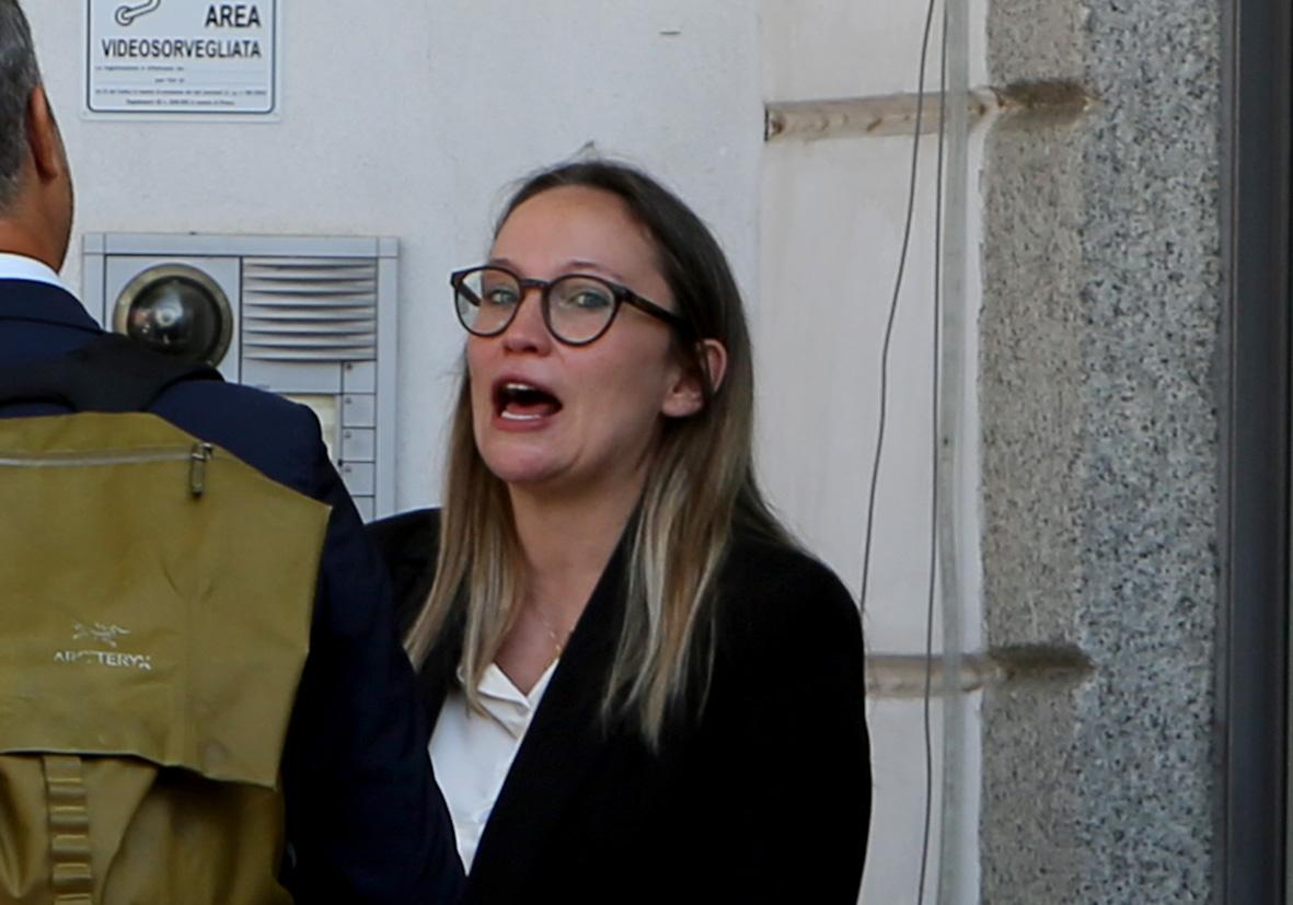 Uccise il compagno Marco Magagna a Bovisio: Stella Boggio, le lacrime e l’abbraccio alla madre in tribunale