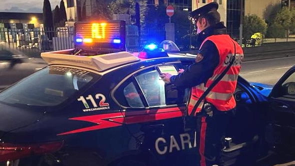 Una pattuglia dei carabinieri (Archivio) Una pattuglia dei carabinieri (Archivio)
