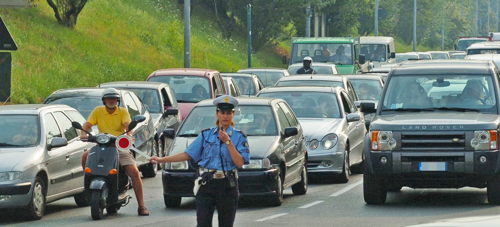 Bergamo, la rabbia dei negozianti danneggiati dal black out: vogliamo essere risarciti