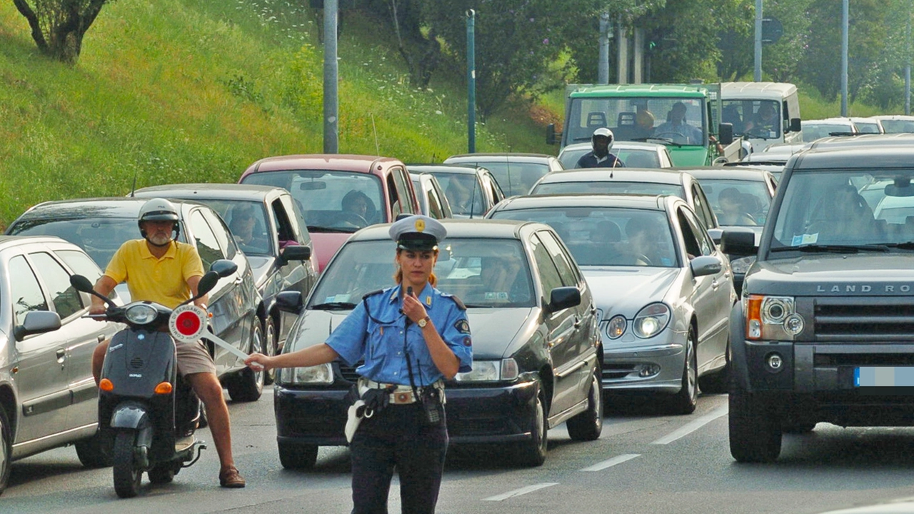 Bergamo, la rabbia dei negozianti danneggiati dal black-out: vogliamo essere risarciti
