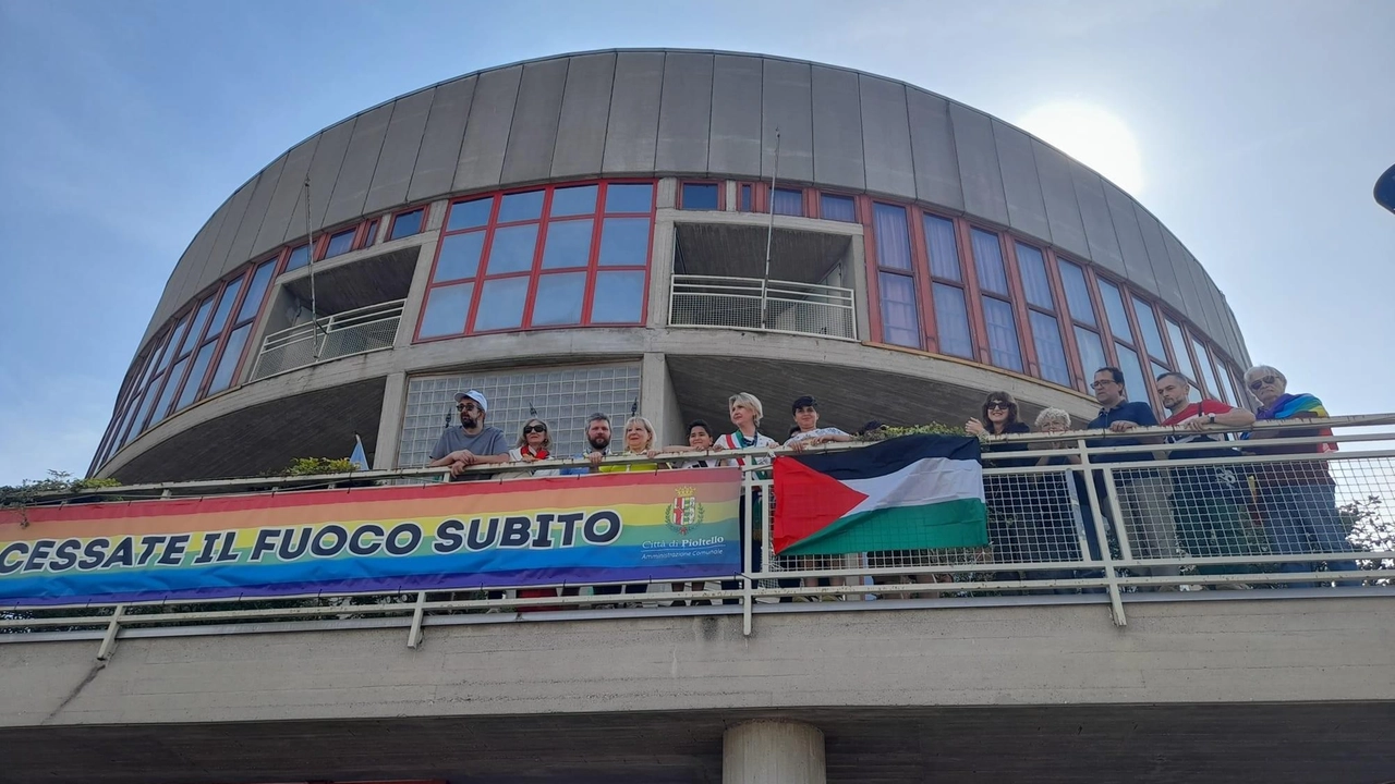 Appello della Rete della Pace per Gaza. Poesie che raccontano l’orrore in piazza dei Popoli per ricordare quel che... Appello della Rete della Pace per Gaza. Poesie che raccontano l’orrore in piazza dei Popoli per ricordare quel che...