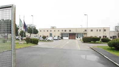 Muore nel carcere di Cremona per inalazione di gas, ipotesi suicidio: “Sarebbe il 55esimo quest’anno”
