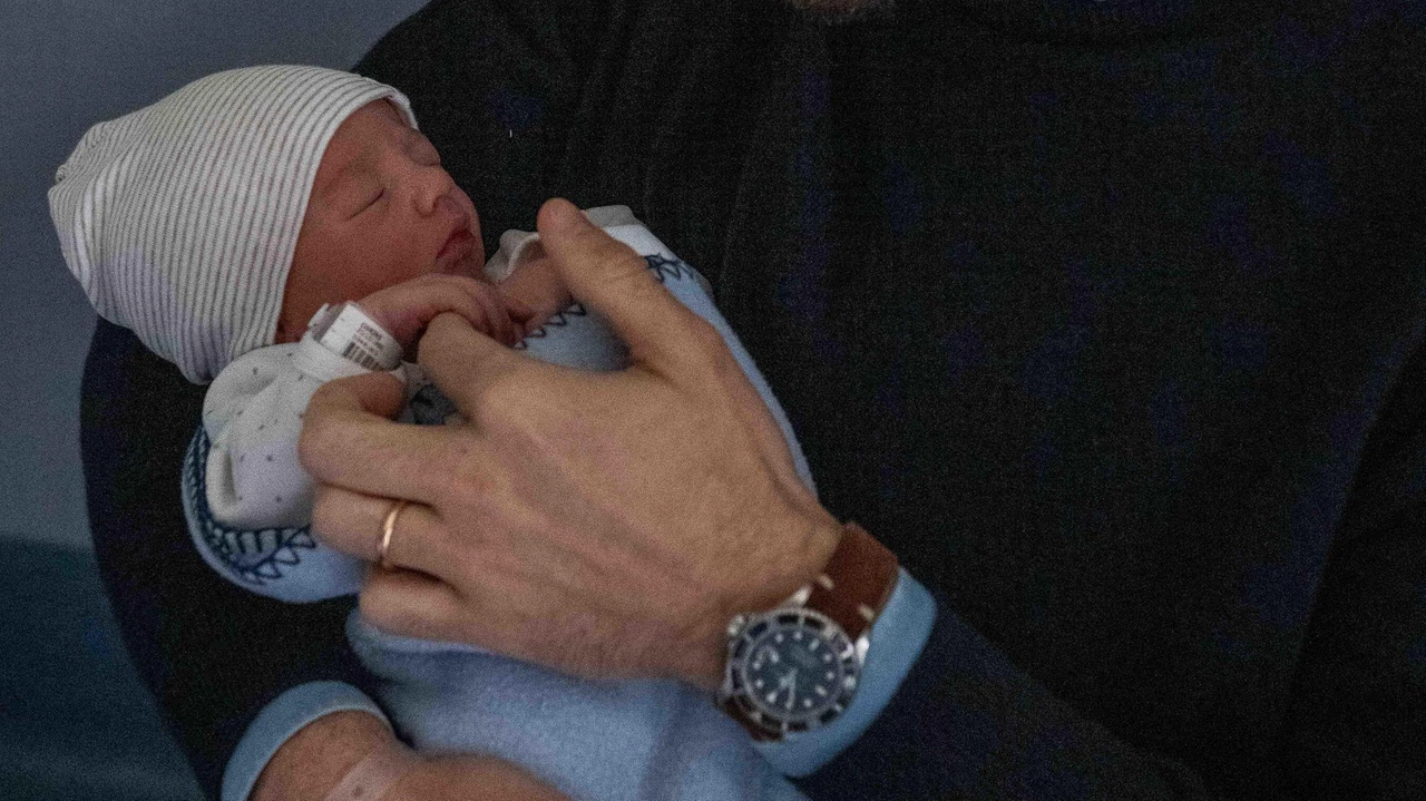 Secondogenito di Alessia e Andrea, fratello di Matteo, è venuto alla luce con un parto naturale. Quattro minuti dopo il primo vagito alla Mangiagalli. La serie dei fiocchi rosa è iniziata al Niguarda. Secondogenito di Alessia e Andrea, fratello di Matteo, è venuto alla luce con un parto naturale. Quattro minuti dopo il primo vagito alla Mangiagalli. La serie dei fiocchi rosa è iniziata al Niguarda.