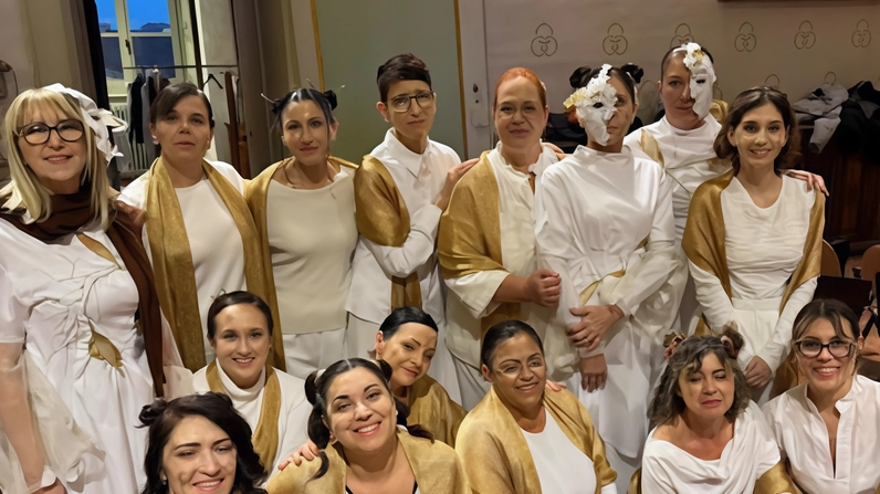 Le protagoniste dello spettacolo proposto al collegio Borromeo Le protagoniste dello spettacolo proposto al collegio Borromeo