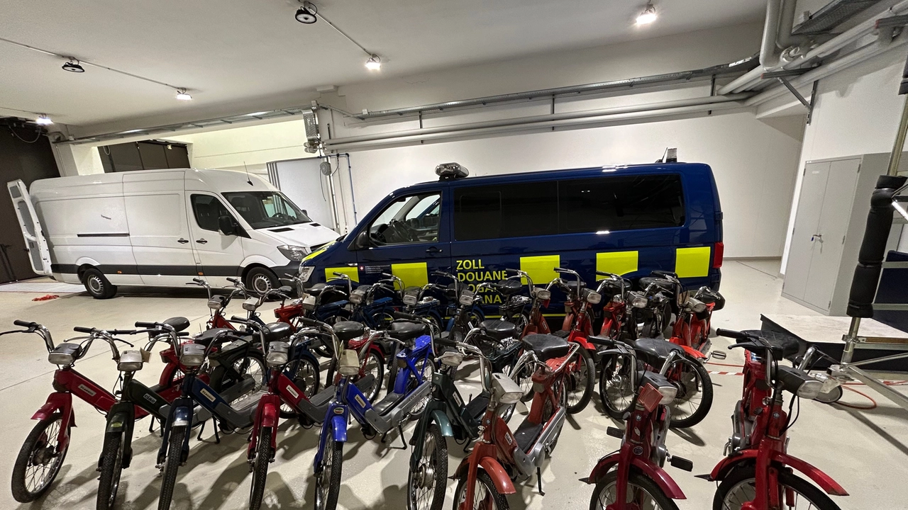 I motorini sono stati presi in consegna dalla Polizia di frontiera elvetica