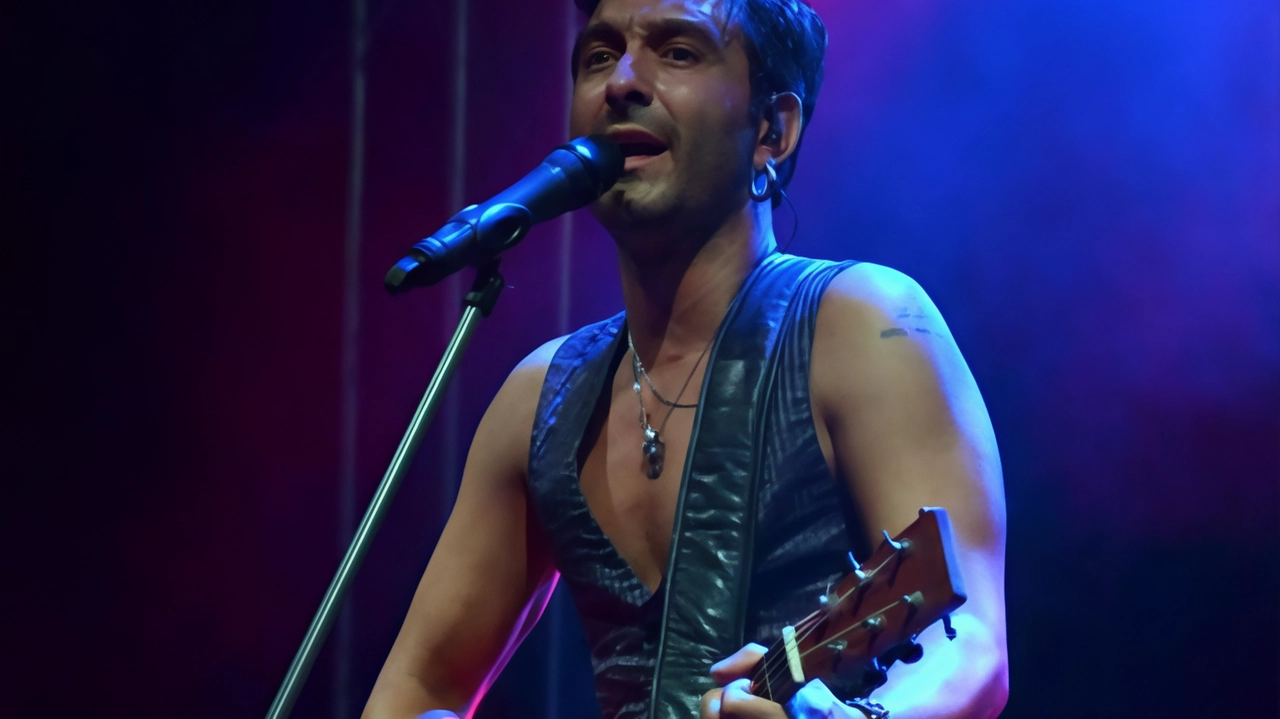 Le sonorità elettroniche e oscure, in bilico tra rock e pop, dei Depeche Mode, ma anche il rock italiano di... Le sonorità elettroniche e oscure, in bilico tra rock e pop, dei Depeche Mode, ma anche il rock italiano di...