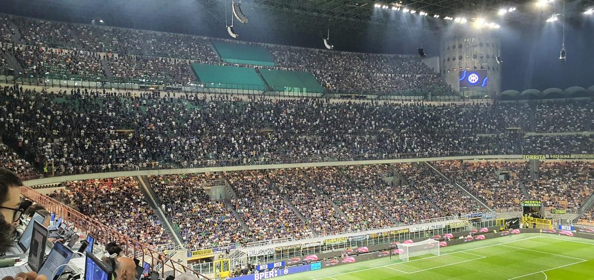 San Siro senza cori e striscioni ultras, scende in campo La Russa: “Non trasformare le curve in un deserto” San Siro senza cori e striscioni ultras, scende in campo La Russa: “Non trasformare le curve in un deserto”