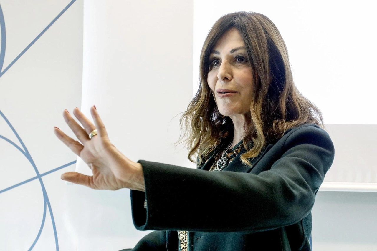 La ministra Daniela Santanchè è accusata di truffa ai danni dell'Inps nell'utilizzo dei fondi della cassa Covid