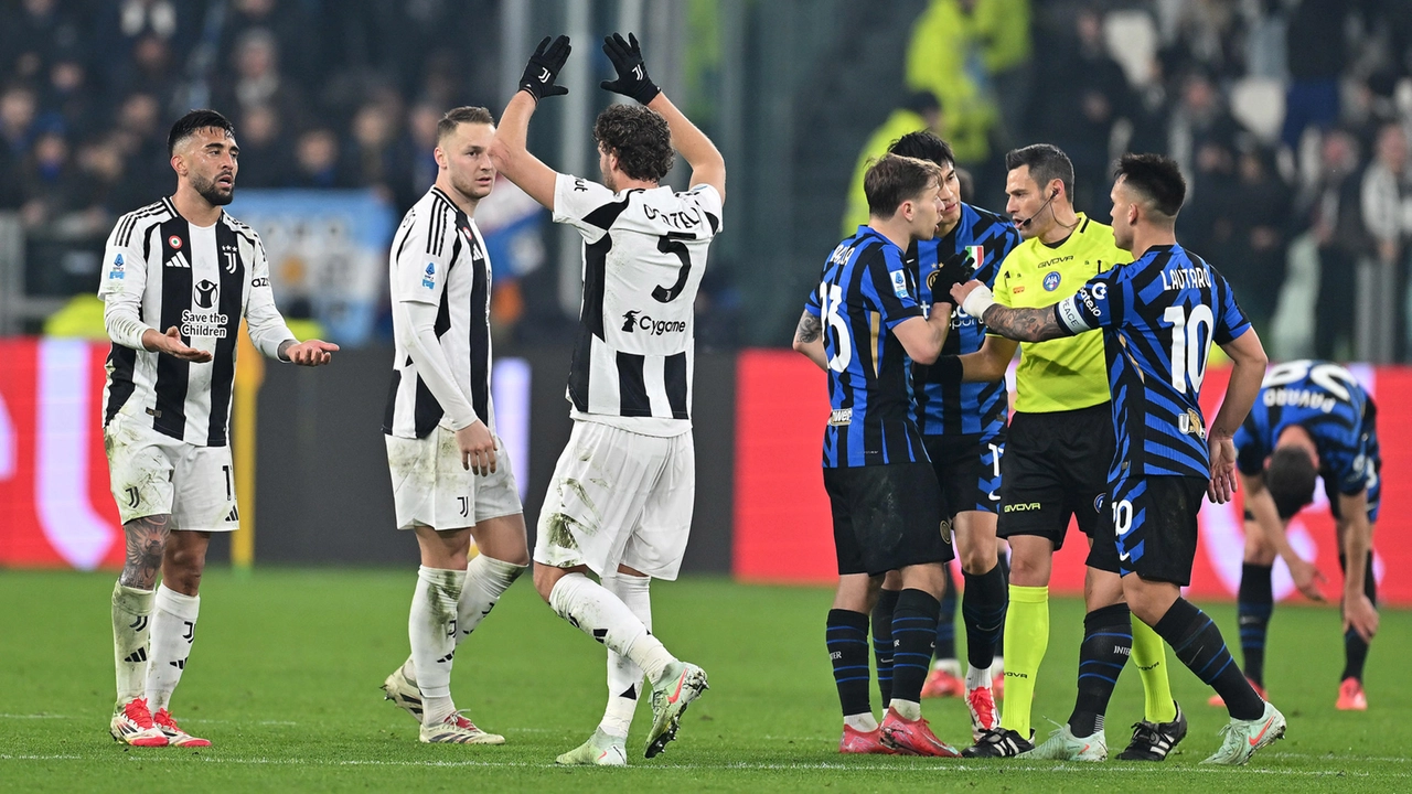 I giocatori della Juve festeggiano la vittoria all'Allianz Stadium di Torino I giocatori della Juve festeggiano la vittoria all'Allianz Stadium di Torino