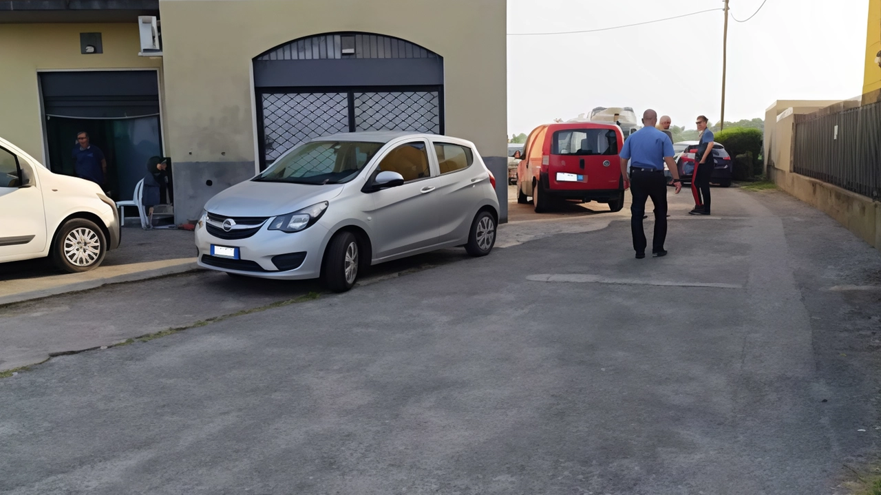 L’85enne ha riferito di non aver visto la bambina e rietiene di non averla investita, mentre il padre della piccola, presente a pochi metri dalla figlia ha detto ai militari che la bambina è stata colpita e gettata a terra dall’auto L’85enne ha riferito di non aver visto la bambina e rietiene di non averla investita, mentre il padre della piccola, presente a pochi metri dalla figlia ha detto ai militari che la bambina è stata colpita e gettata a terra dall’auto