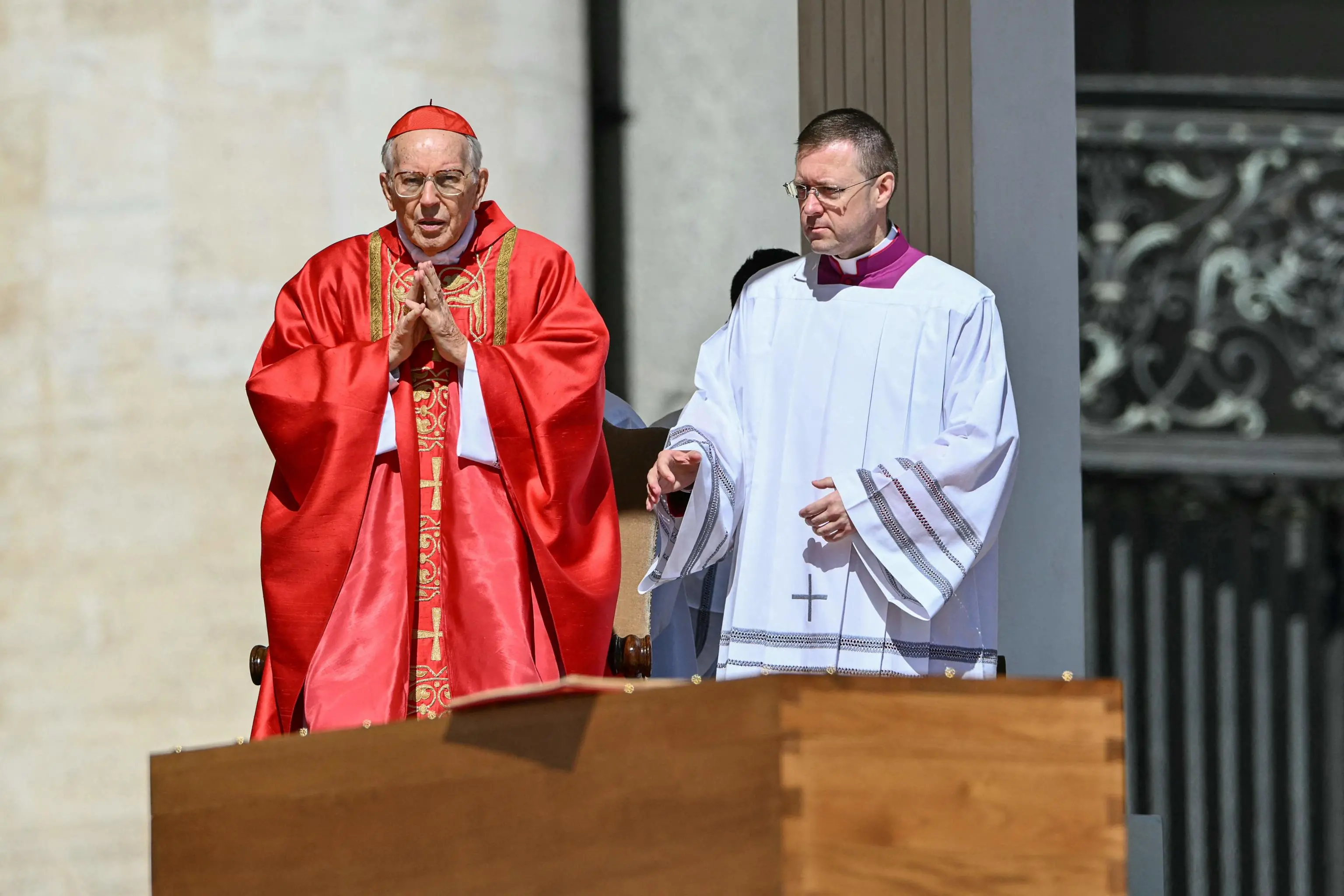 Giovanni Battista Re, chi è il cardinale bresciano che ha celebrato il funerale di Papa Francesco