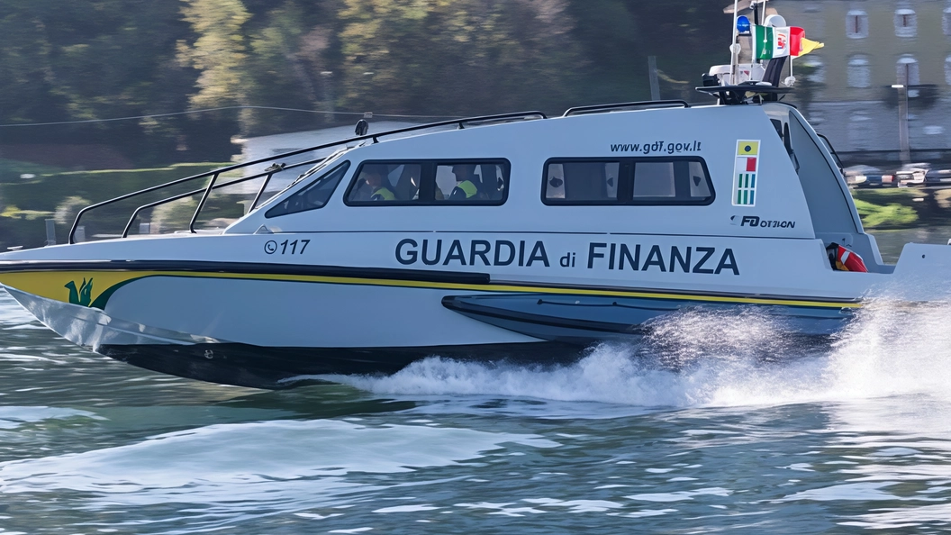 I controlli della Guardia di finanza nel laghi Nel Varesotto osservati speciali durante l’estate il Lago di Lugano e il Lago Maggiore