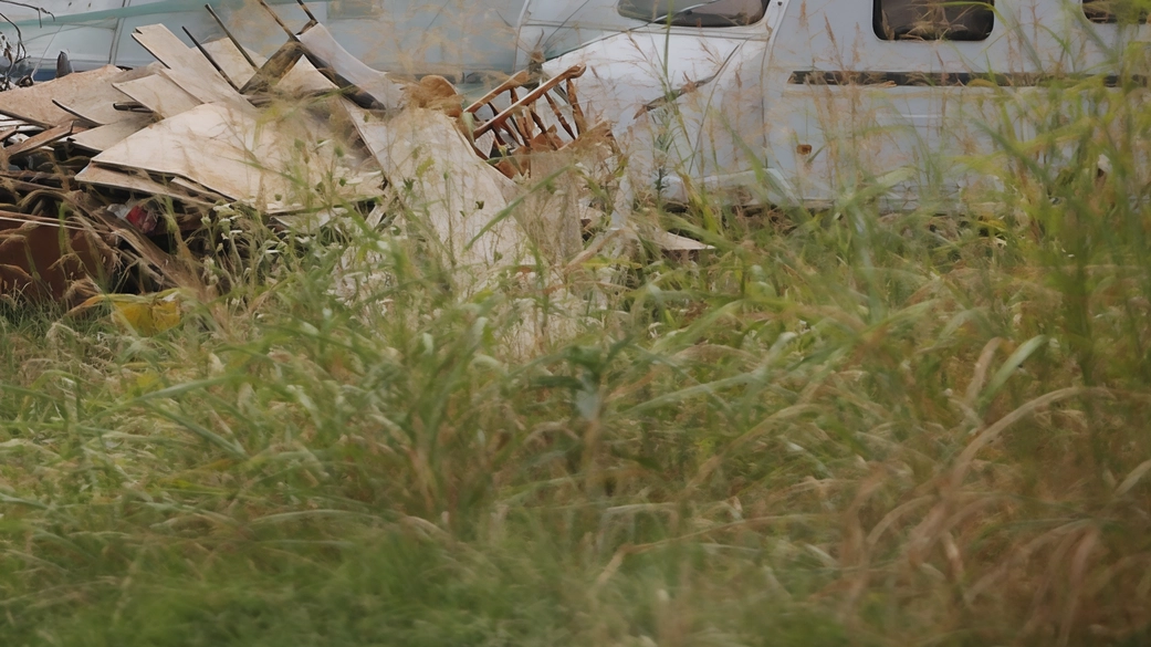 A Lissone, il problema dei camper invasivi persiste nonostante la proposta di utilizzare un campo nomadi autorizzato. La situazione, accettata da anni, porta a continue violazioni e discariche abusive, monitorate periodicamente dalle autorità locali. A Lissone, il problema dei camper invasivi persiste nonostante la proposta di utilizzare un campo nomadi autorizzato. La situazione, accettata da anni, porta a continue violazioni e discariche abusive, monitorate periodicamente dalle autorità locali.